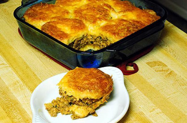 Foodista Quick And Easy Beef And Biscuit Casserole 6170